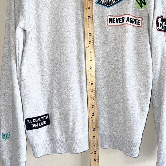 HM Sweatshirt Big Boys Size 14 Embroidered Patches Long Sleeve Crew Neck Gray - Picture 7 of 9